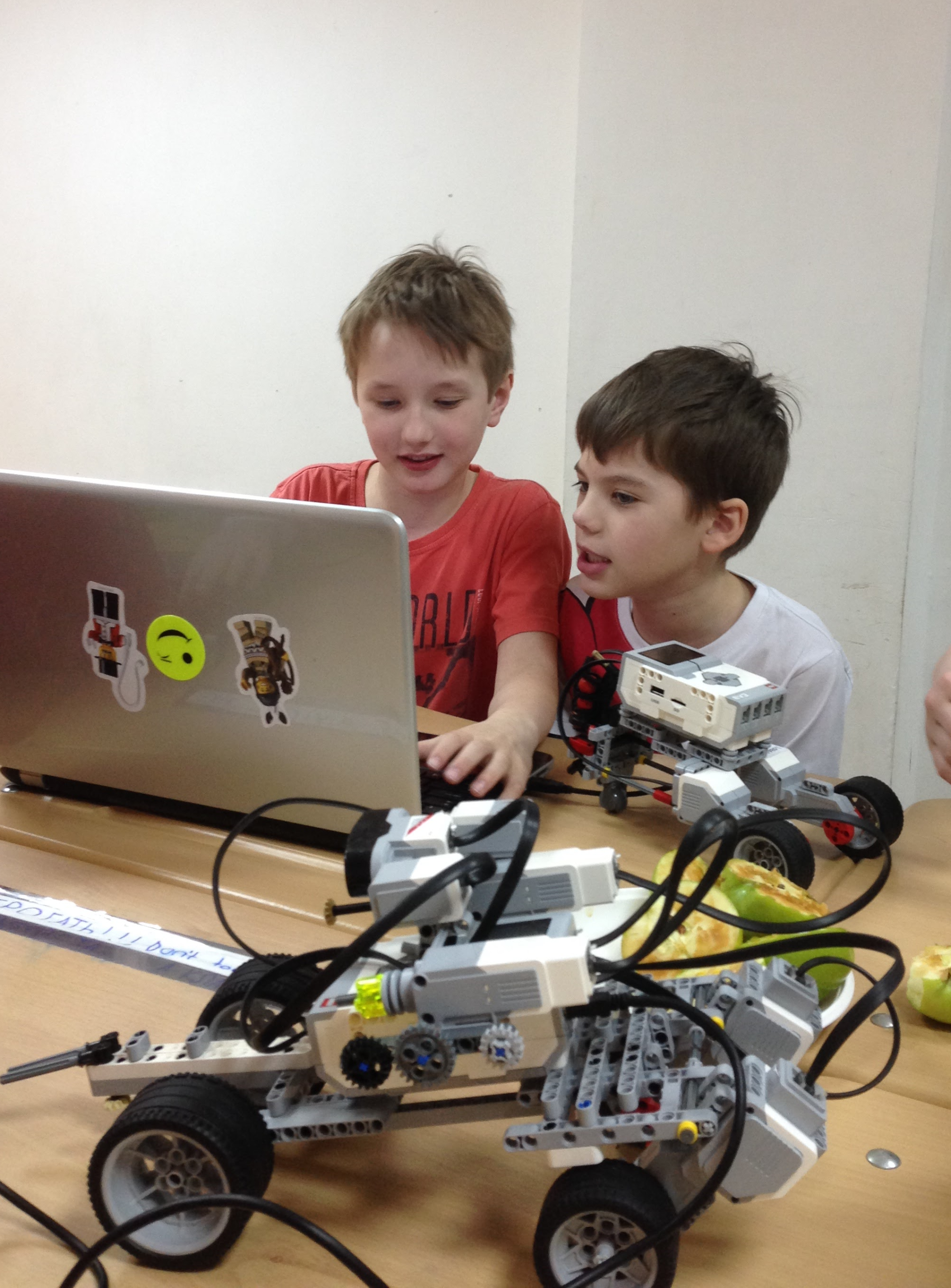 Уроки робототехники в школе aBetterLife — фото 2